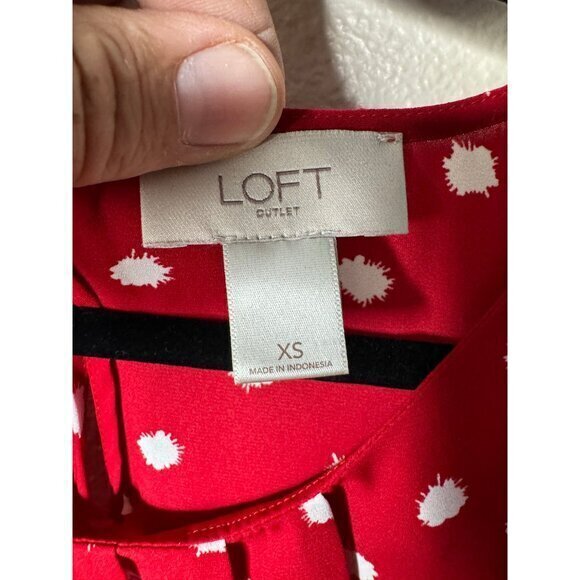 Loft Outlet Women's Red Polka Dot Blouse size X-small sleeveless‎ round neck - Picture 3 of 6